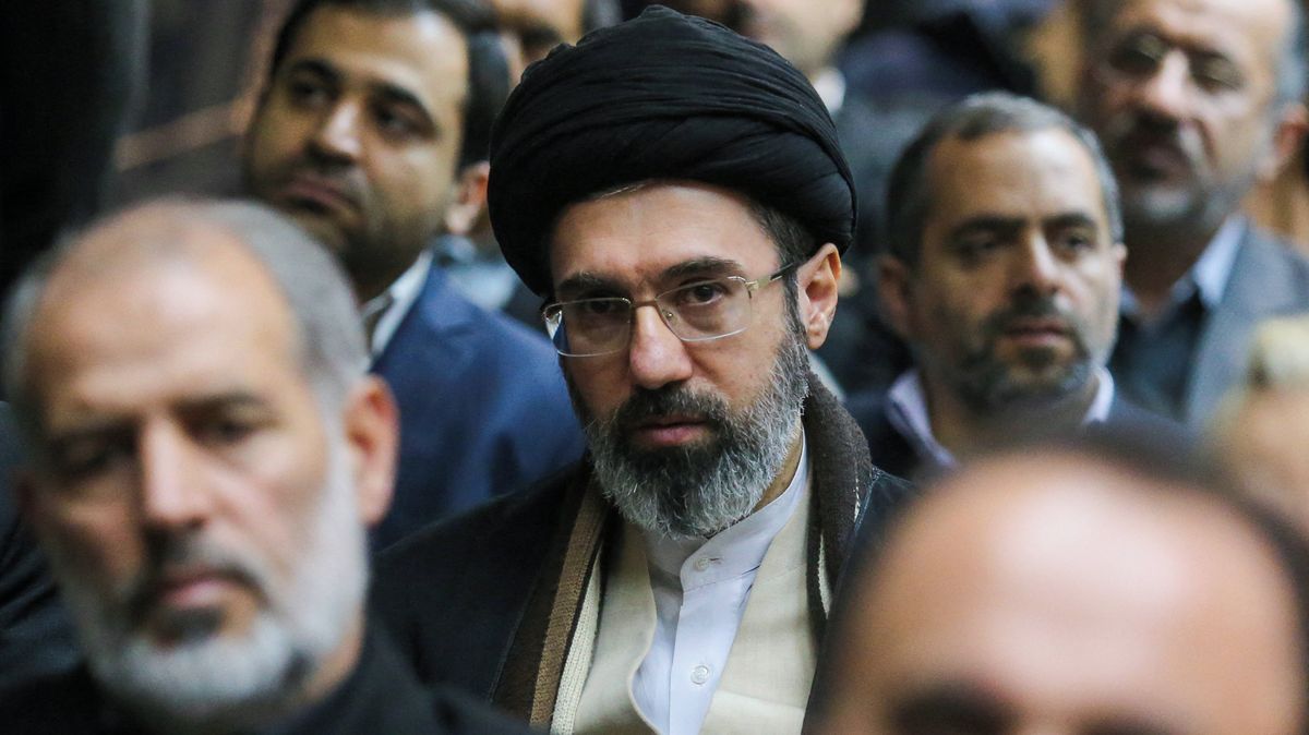 Kreml se odmítl vyjádřit ke zprávě, že Chameneí se údajně léčí v Moskvě